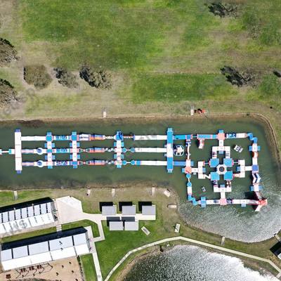 250 pessoas dos jogos infláveis gigantes do parque da água, curso inflável do Wipeout do certificado do TUV